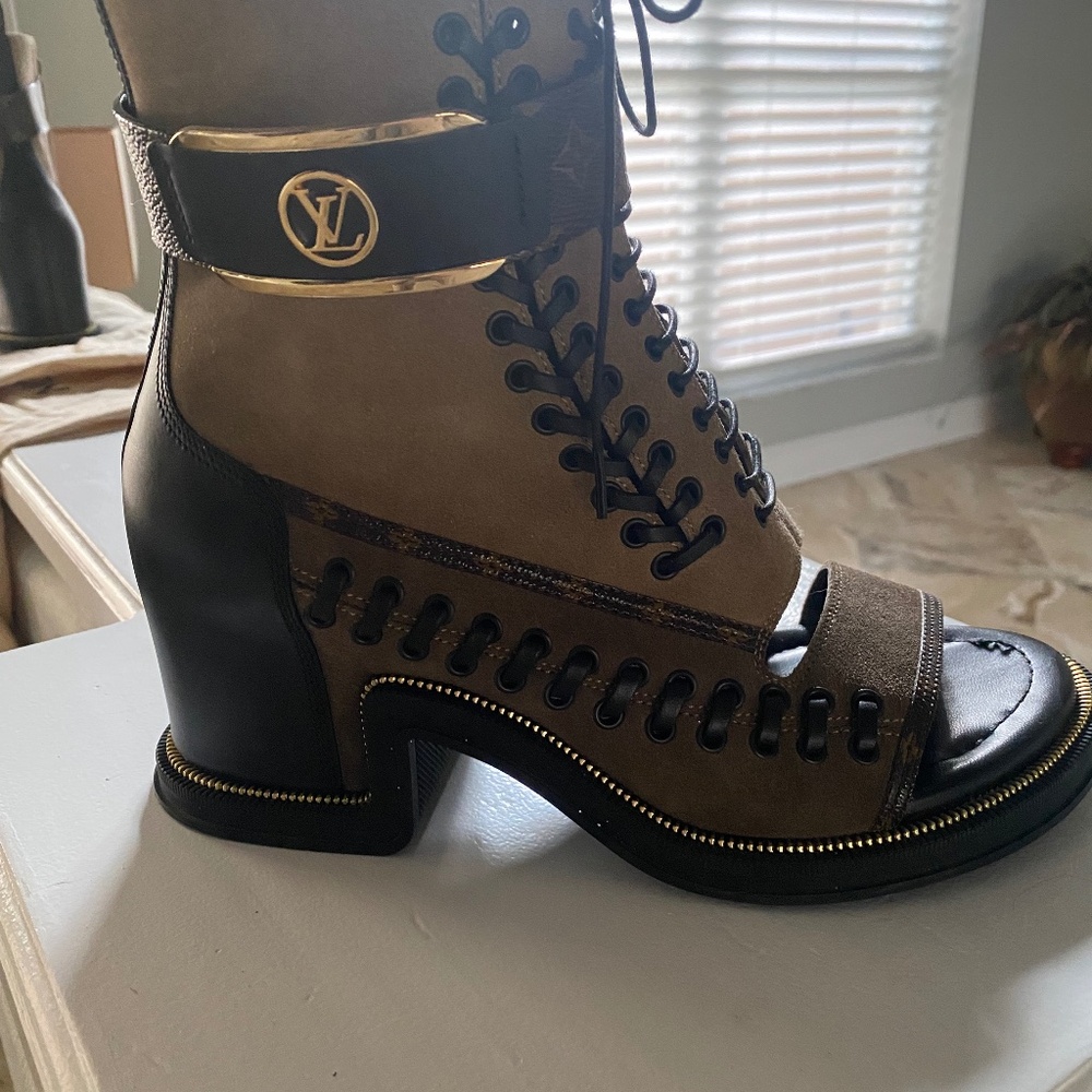 Louis Vuitton Moonlight Half Boots